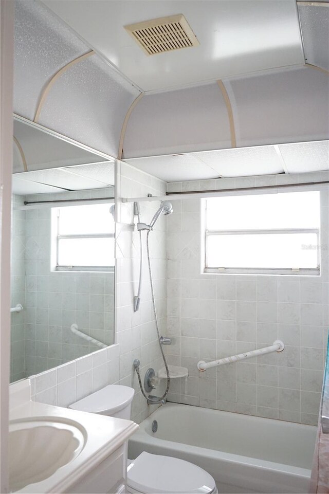 101 Cambridge Trl Unit 205, Sun City Center, FL 33573 - photo 16