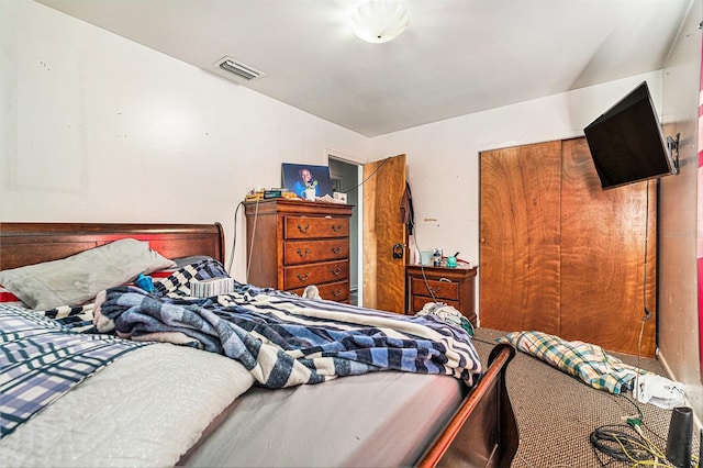 3201 E Mcberry St, Tampa, FL 33610 - carpeted bedroom with a closet