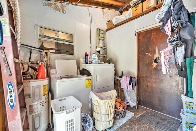 3201 E Mcberry St, Tampa, FL 33610 - washroom featuring water heater and washer and clothes dryer