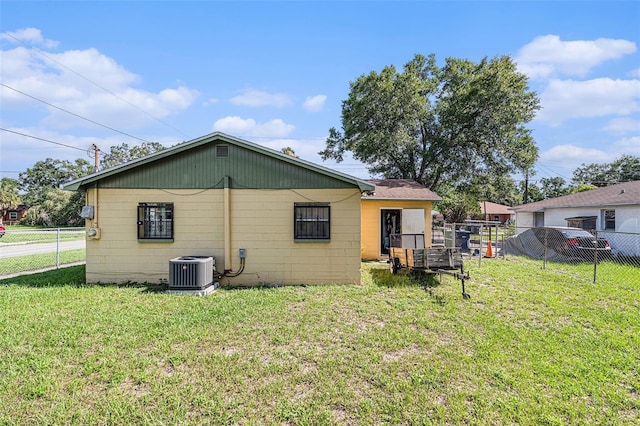 3201 E Mcberry St, Tampa, FL 33610 - back of property