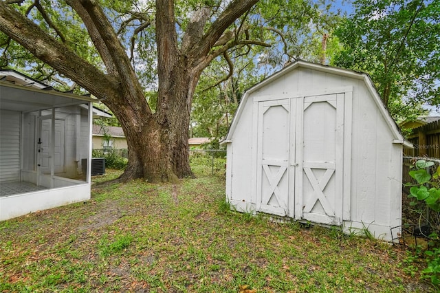 1311 W Perdiz St, Tampa, FL 33612 - view of shed with a sunroom