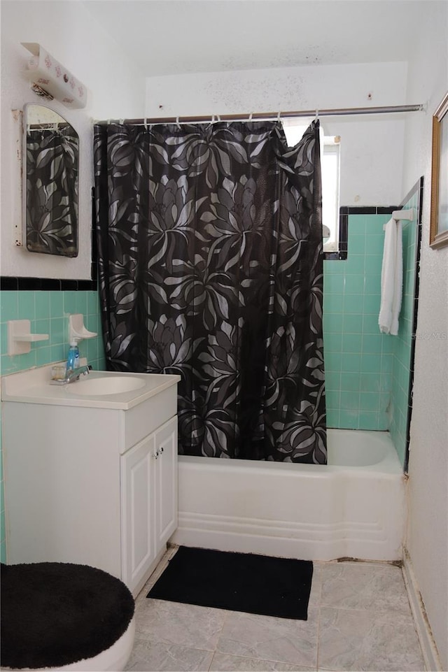 1701 NW 10th Ave, Fort Lauderdale, FL 33311 - bathroom featuring vanity and shower / bath combo with shower curtain