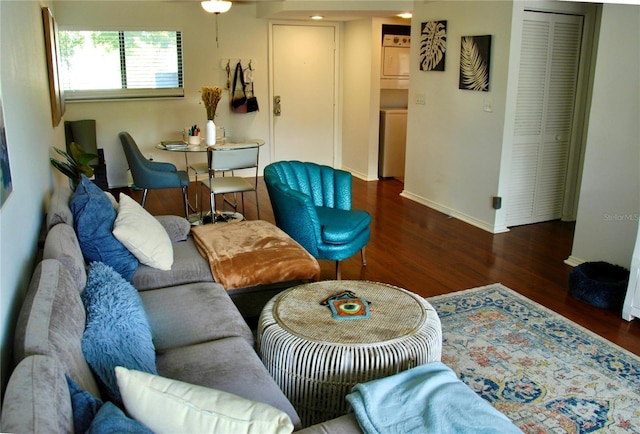 2737 Enterprise Rd E Unit 192, Clearwater, FL 33759 - living room featuring wood finished floors and baseboards