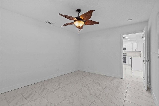 326 Circle Dr, Palm Harbor, FL 34683 - photo 18