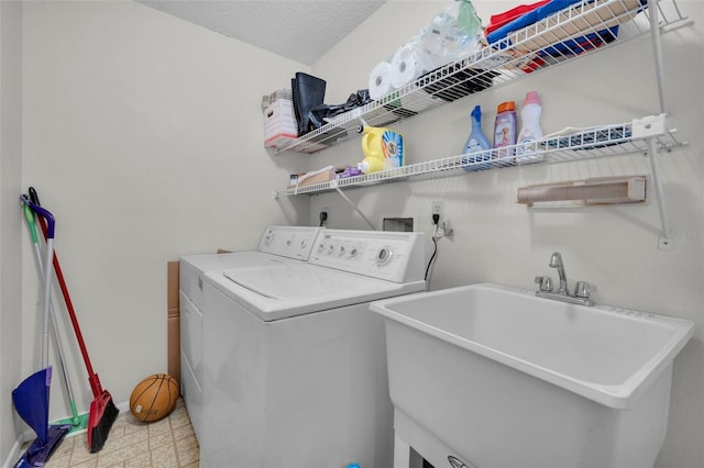 7708 Fairlawn Dr, Hudson, FL 34667 - washroom featuring washer and clothes dryer and light flooring