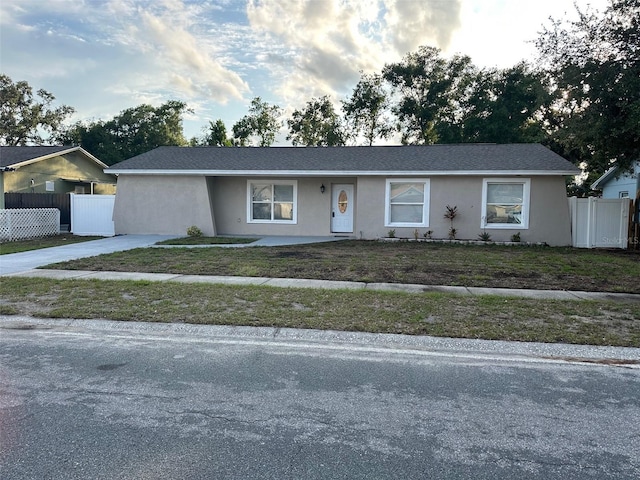 1215 Windsor Cir, Brandon, FL 33510 - ranch-style house featuring stucco siding