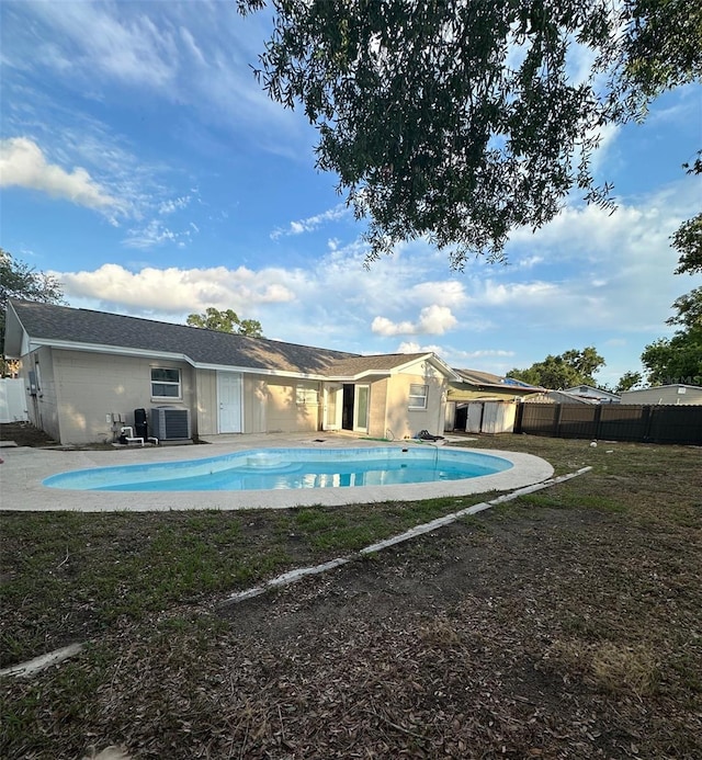 1215 Windsor Cir, Brandon, FL 33510 - back of house with central AC