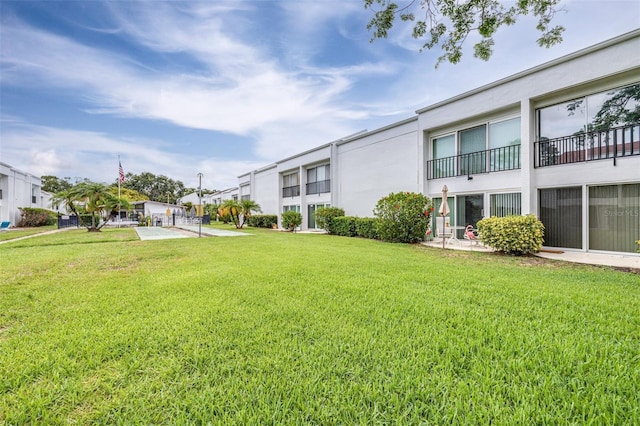 2060 Marilyn St Unit 114, Clearwater, FL 33765 - view of green lawn