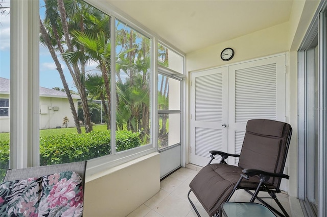 7304 W Country Club Dr N Unit 113, Sarasota, FL 34243 - sunroom / solarium with tile patterned flooring
