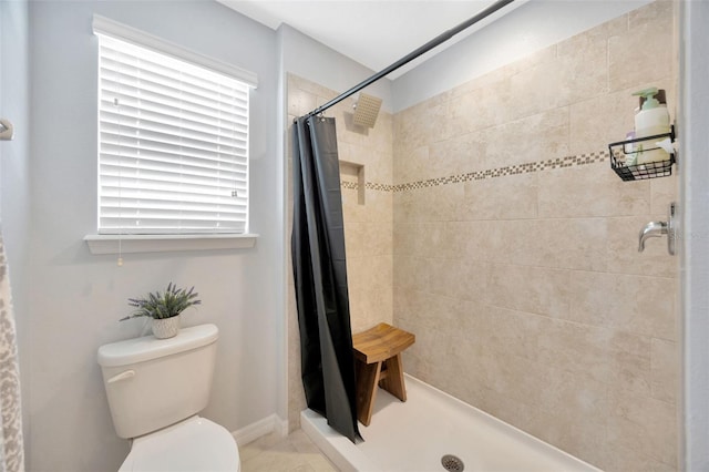 5624 Fisher Glen Loop, Wesley Chapel, FL 33545 - bathroom with toilet and a tile shower