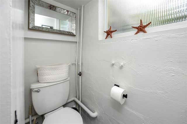 614 12th St NW, Largo, FL 33770 - half bathroom featuring toilet