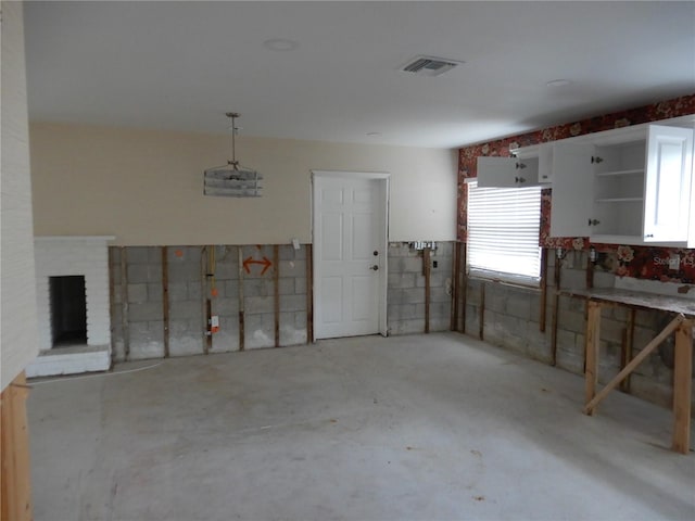 1897 Dolphin Blvd S, Saint Petersburg, FL 33707 - view of garage