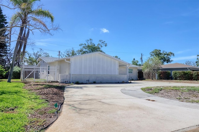 1897 Dolphin Blvd S, Saint Petersburg, FL 33707 - ranch-style home featuring brick siding and concrete driveway