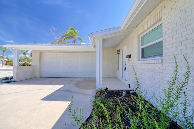 1897 Dolphin Blvd S, Saint Petersburg, FL 33707 - garage with driveway