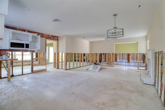 1897 Dolphin Blvd S, Saint Petersburg, FL 33707 - view of garage