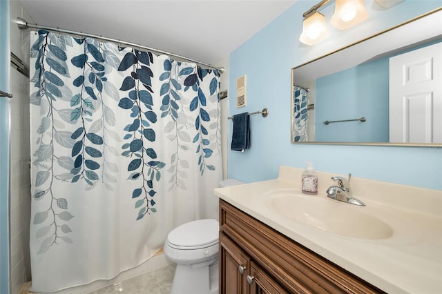 960 Virginia St Unit 202, Dunedin, FL 34698 - full bath with vanity and a shower with curtain