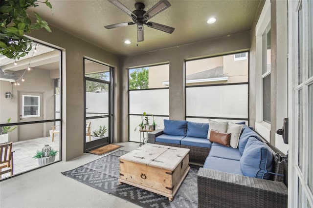 10422 Fenceline Rd, New Port Richey, FL 34655 - sunroom featuring outdoor lounge area, ceiling fan, recessed lighting, and a textured ceiling