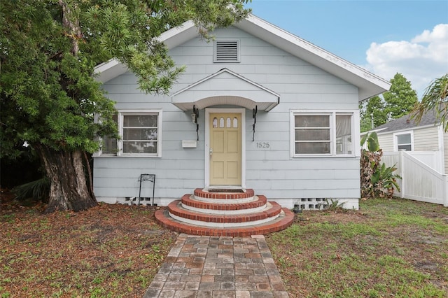 1525 38th Ave N, Saint Petersburg, FL 33704 - view of front of property featuring crawl space