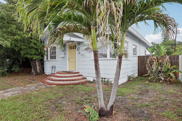 1525 38th Ave N, Saint Petersburg, FL 33704 - view of front of home
