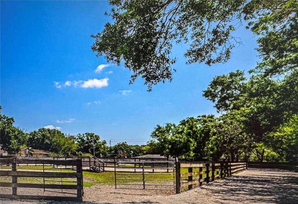 10520 Henderson Rd, Tampa, FL 33625