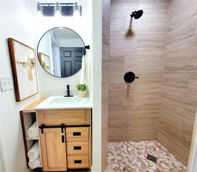 1373 Fairfax Rd, Clearwater, FL 33764 - full bath featuring vanity and tiled shower