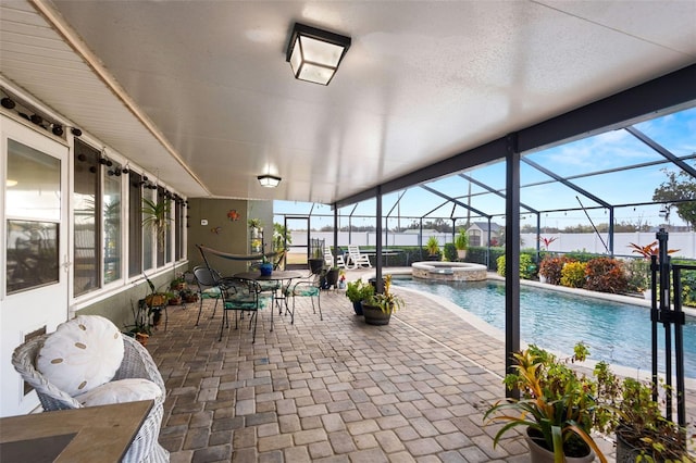 6143 Black Walnut Dr, Bartow, FL 33830 - view of swimming pool with a patio area, a pool with connected hot tub, and a lanai