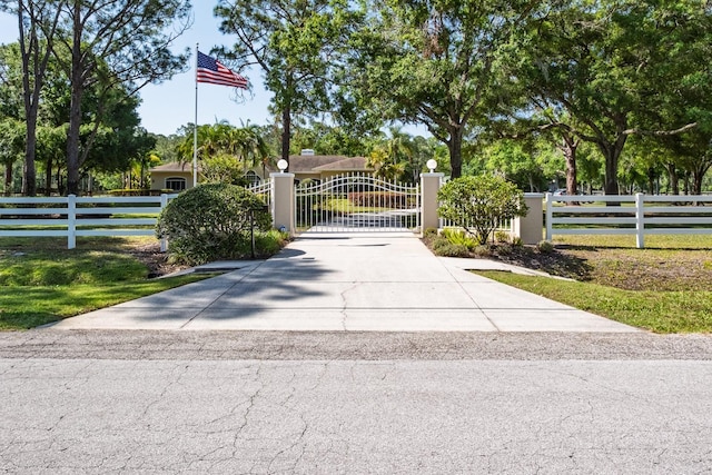 3452 Forelock Rd, Tarpon Springs, FL 34688 - gate with a fenced front yard
