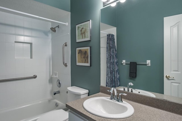 3452 Forelock Rd, Tarpon Springs, FL 34688 - full bath featuring vanity and shower / tub combo with curtain