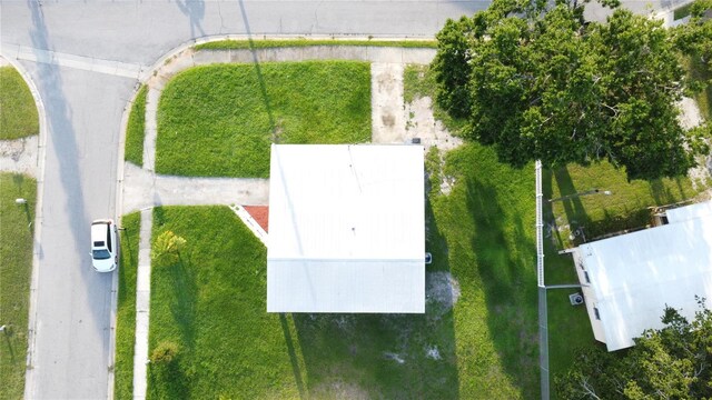 8502 Grapefruit Ave, Tampa, FL 33619 - drone / aerial view