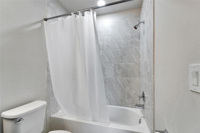 6658 Devlin Ln, Wesley Chapel, FL 33545 - bathroom with shower / tub combo and toilet