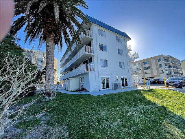 800 Bayway Blvd Unit 14, Clearwater Beach, FL 33767 - view of apartment building / complex