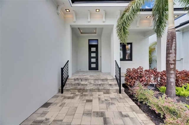 6528 Simone Shores Cir, Apollo Beach, FL 33572 - property entrance featuring stucco siding