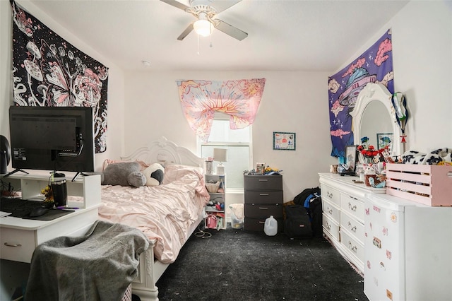 7639 Broad Pointe Dr, Zephyrhills, FL 33540 - carpeted bedroom with ceiling fan
