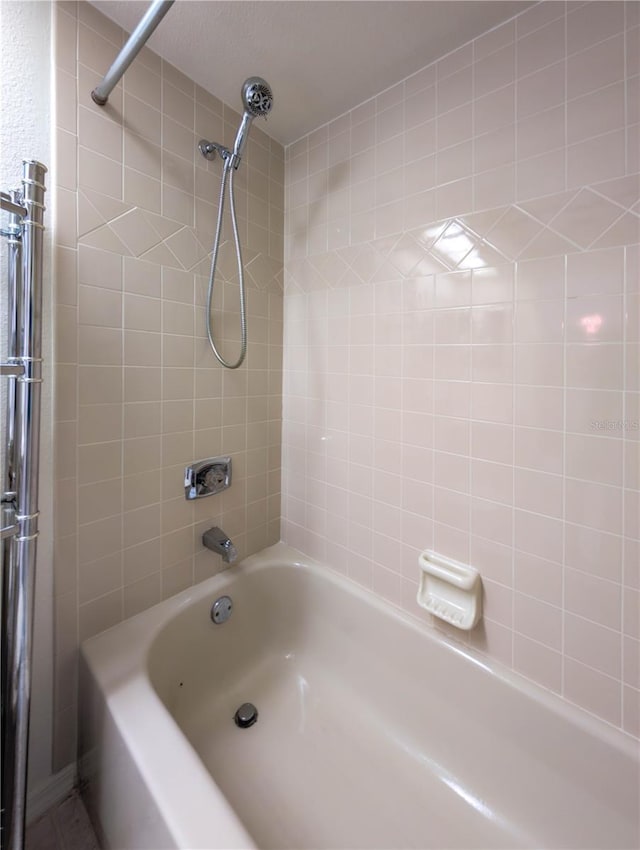 39650 US Highway 19 N, Tarpon Springs, FL 34689 - full bath featuring washtub / shower combination