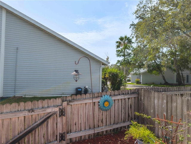 39650 US Highway 19 N, Tarpon Springs, FL 34689 - view of side of home