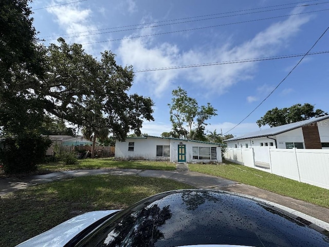 2524 Novus St, Sarasota, FL 34237 - view of front of home