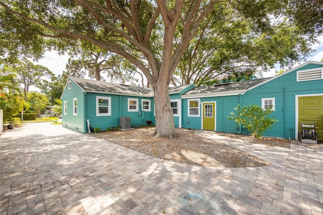 2709 Upton St S, Gulfport, FL 33711 - view of front of property with central air condition unit