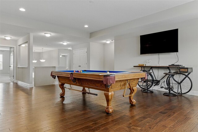 18696 Malinche Loop, Spring Hill, FL 34610 - playroom featuring baseboards, wood-type flooring, pool table, and recessed lighting