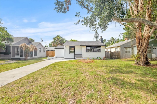 5622 Tangerine Ave S, Gulfport, FL 33707 - view of front of property featuring entry steps, stucco siding, and driveway