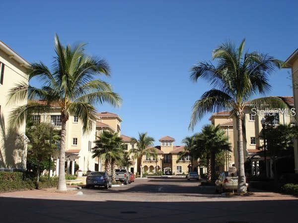 125 Grand Beach Pl Unit 125, Tampa, FL 33609 - photo 3