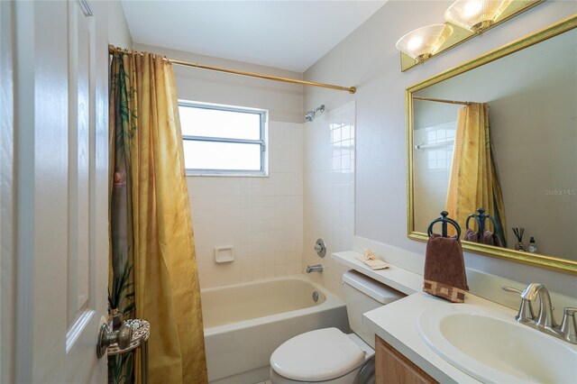 4783 Palermo Ct NE, Saint Petersburg, FL 33703 - bathroom with shower / tub combo with curtain, toilet, and vanity