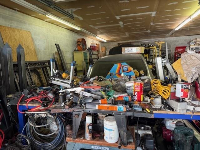 18121 Geraci Rd, Lutz, FL 33548 - garage with concrete block wall