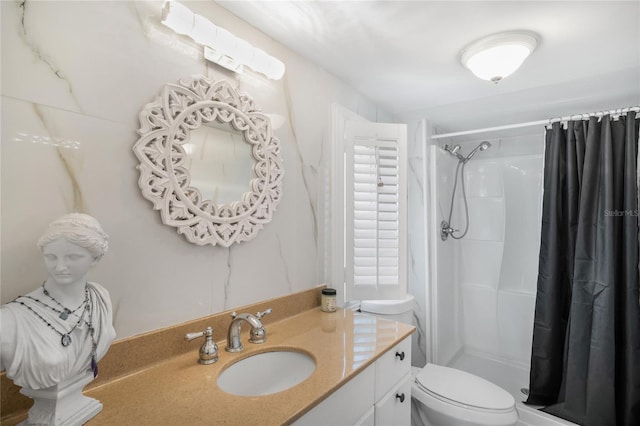 8356 W Tawny Rose, Crystal River, FL 34429 - full bathroom featuring toilet, a shower with shower curtain, and vanity