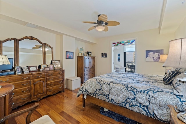 1 Beach Dr SE Unit 2011, Saint Petersburg, FL 33701 - bedroom with wood finished floors and a ceiling fan