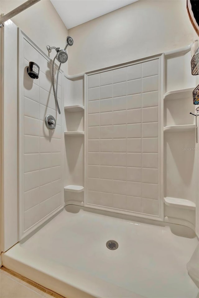 3320 Pleasant Willow Ct, Brandon, FL 33511 - full bathroom featuring a shower stall