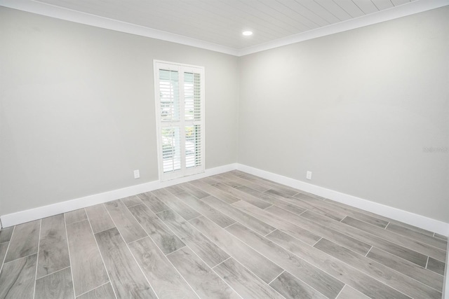 913 Spindle Palm Way, Apollo Beach, FL 33572 - unfurnished room featuring recessed lighting, light wood-type flooring, baseboards, and crown molding