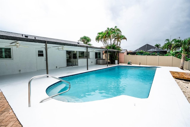 913 Spindle Palm Way, Apollo Beach, FL 33572 - view of pool featuring ceiling fan and a patio