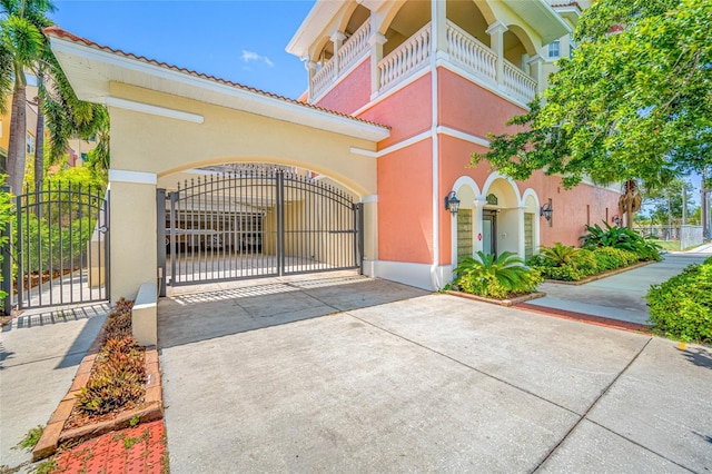 340 1st St N Unit I, Saint Petersburg, FL 33701 - view of gate