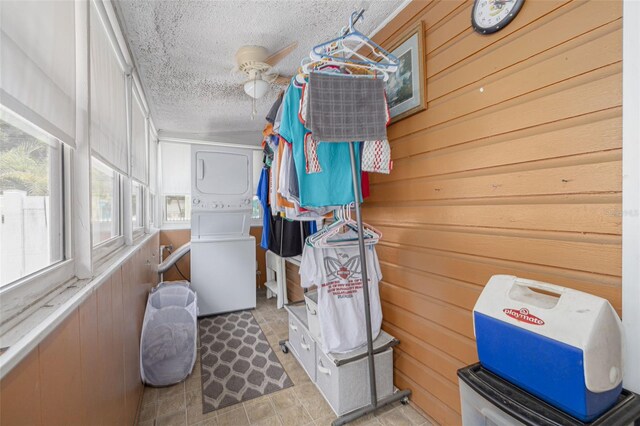 1235 Bass Blvd, Dunedin, FL 34698 - sunroom with stacked washer / drying machine