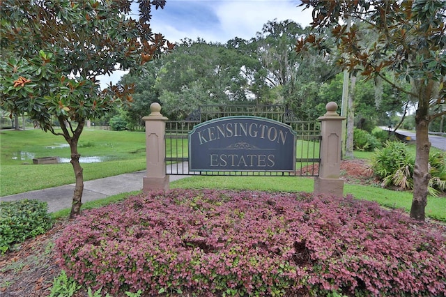 1460 Kensington Woods Dr, Lutz, FL 33549 - community / neighborhood sign featuring a yard
